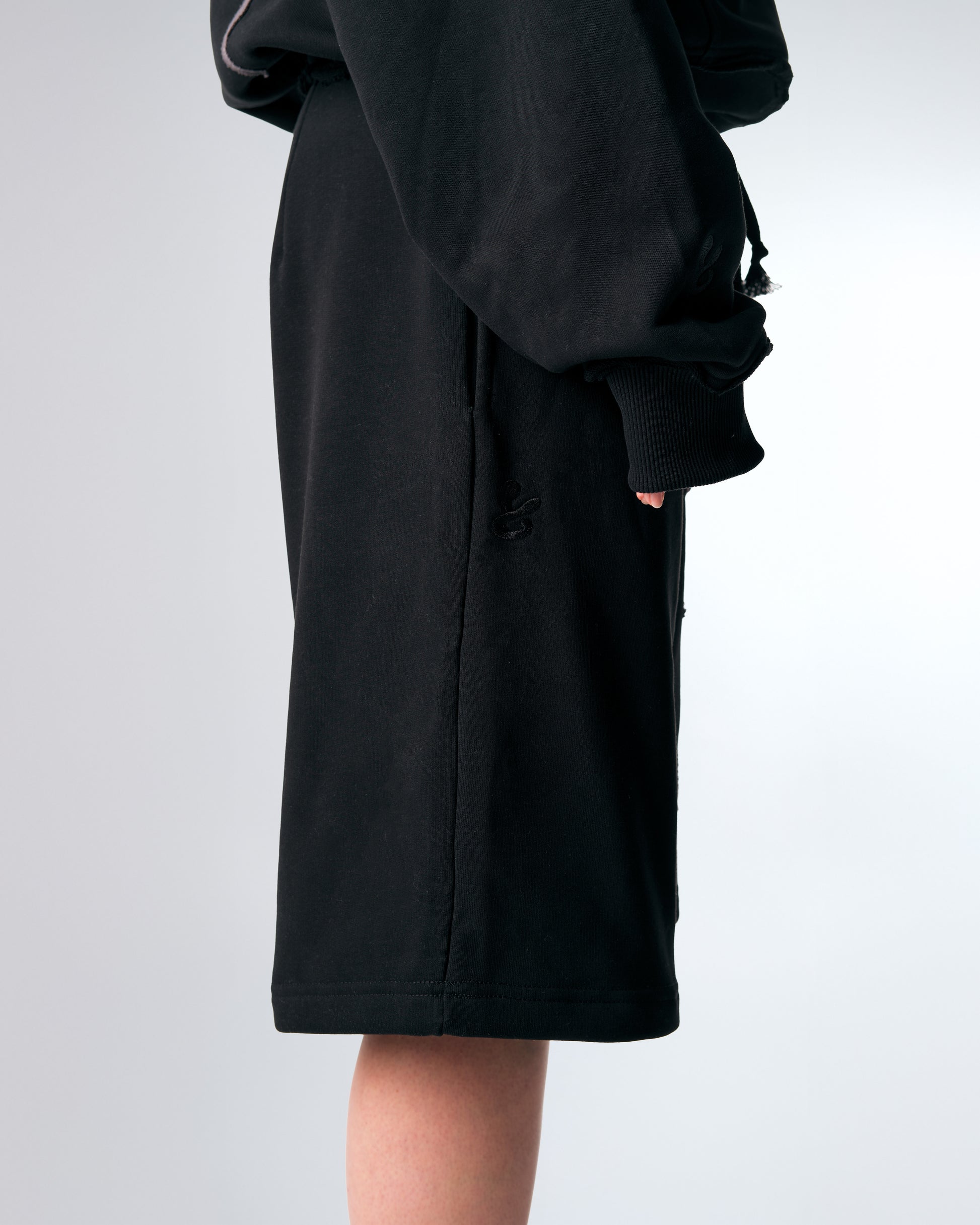 ONYX SHORTS - BLACK
