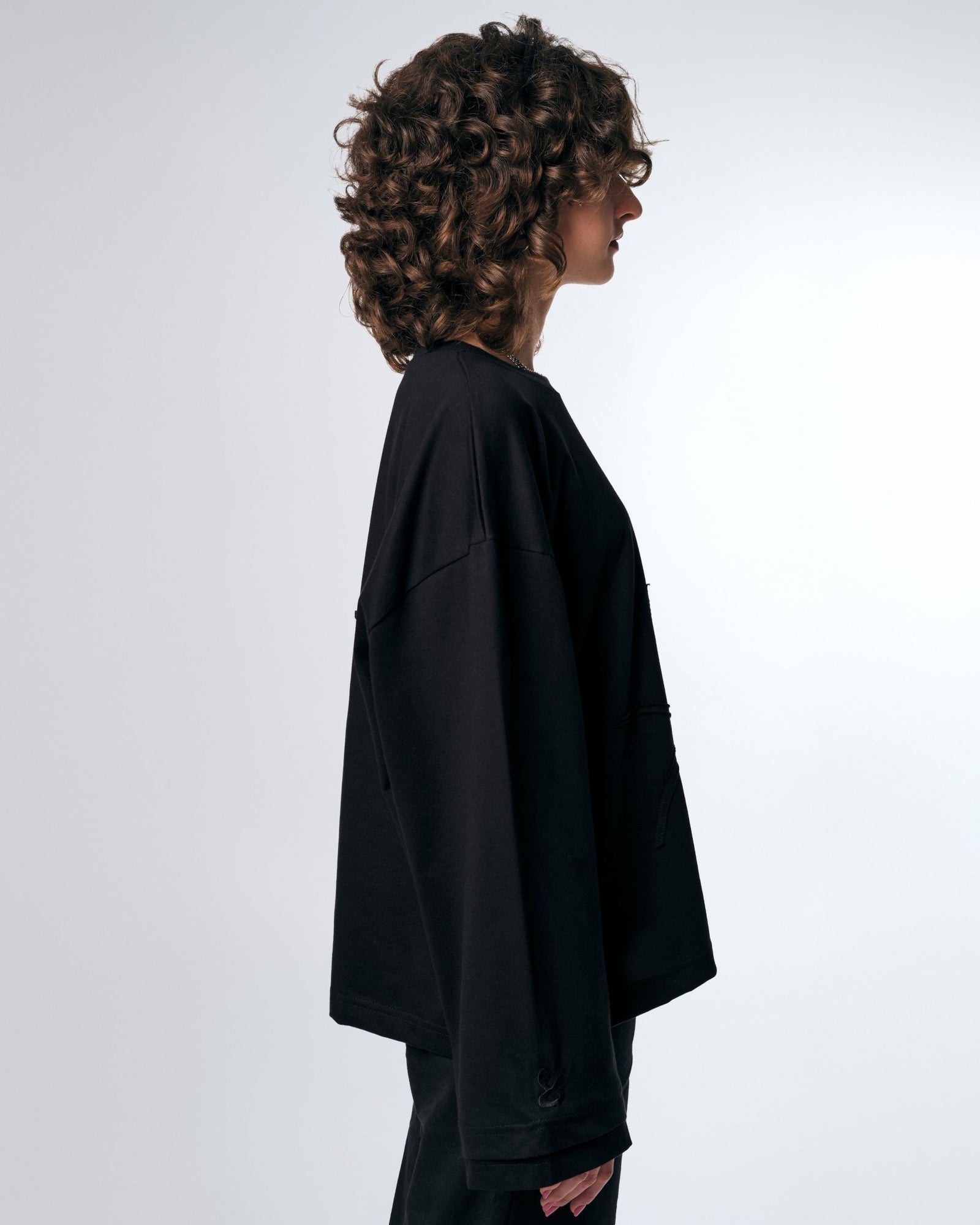 ONYX LONGSLEEVE - BLACK