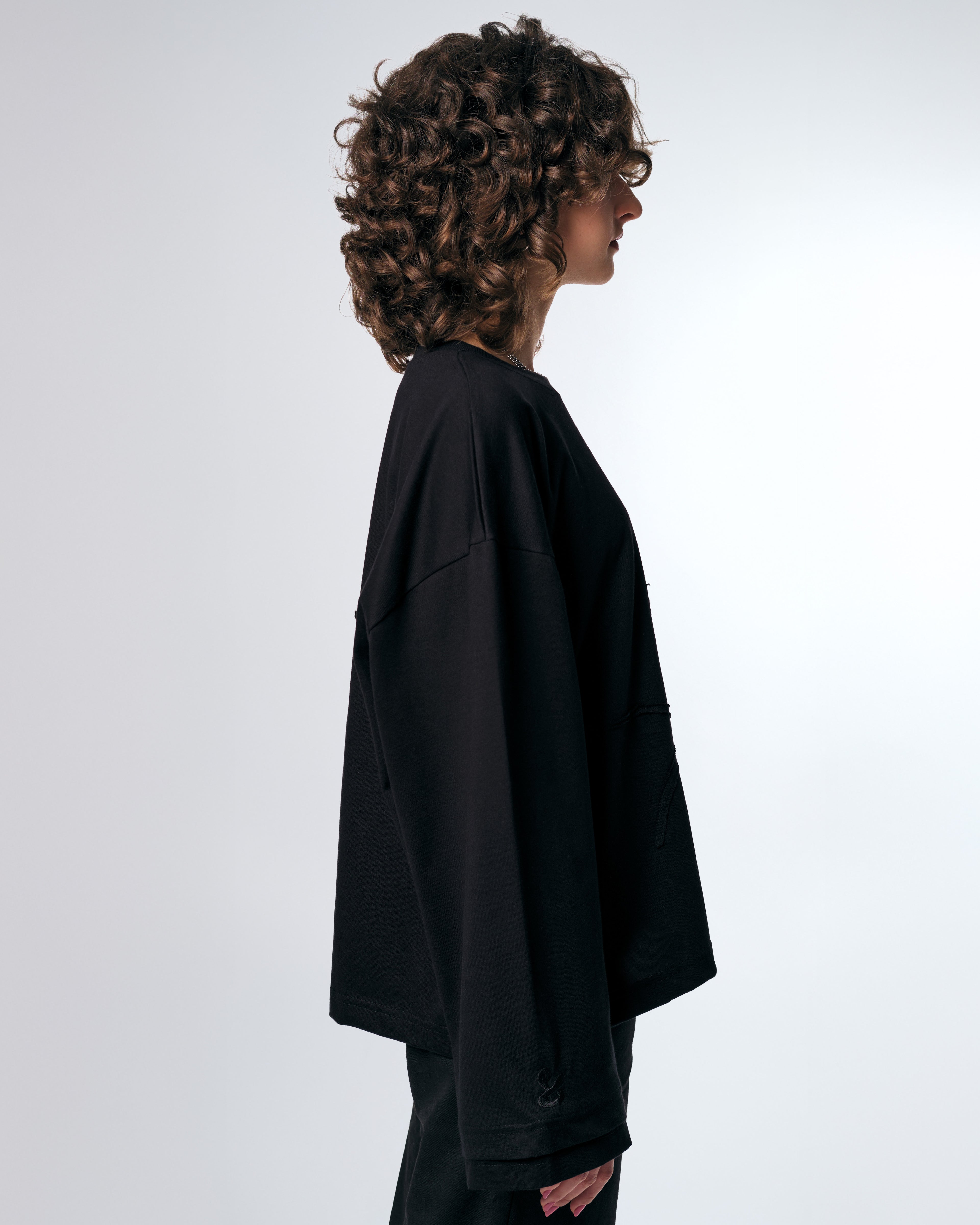 ONYX LONGSLEEVE - BLACK