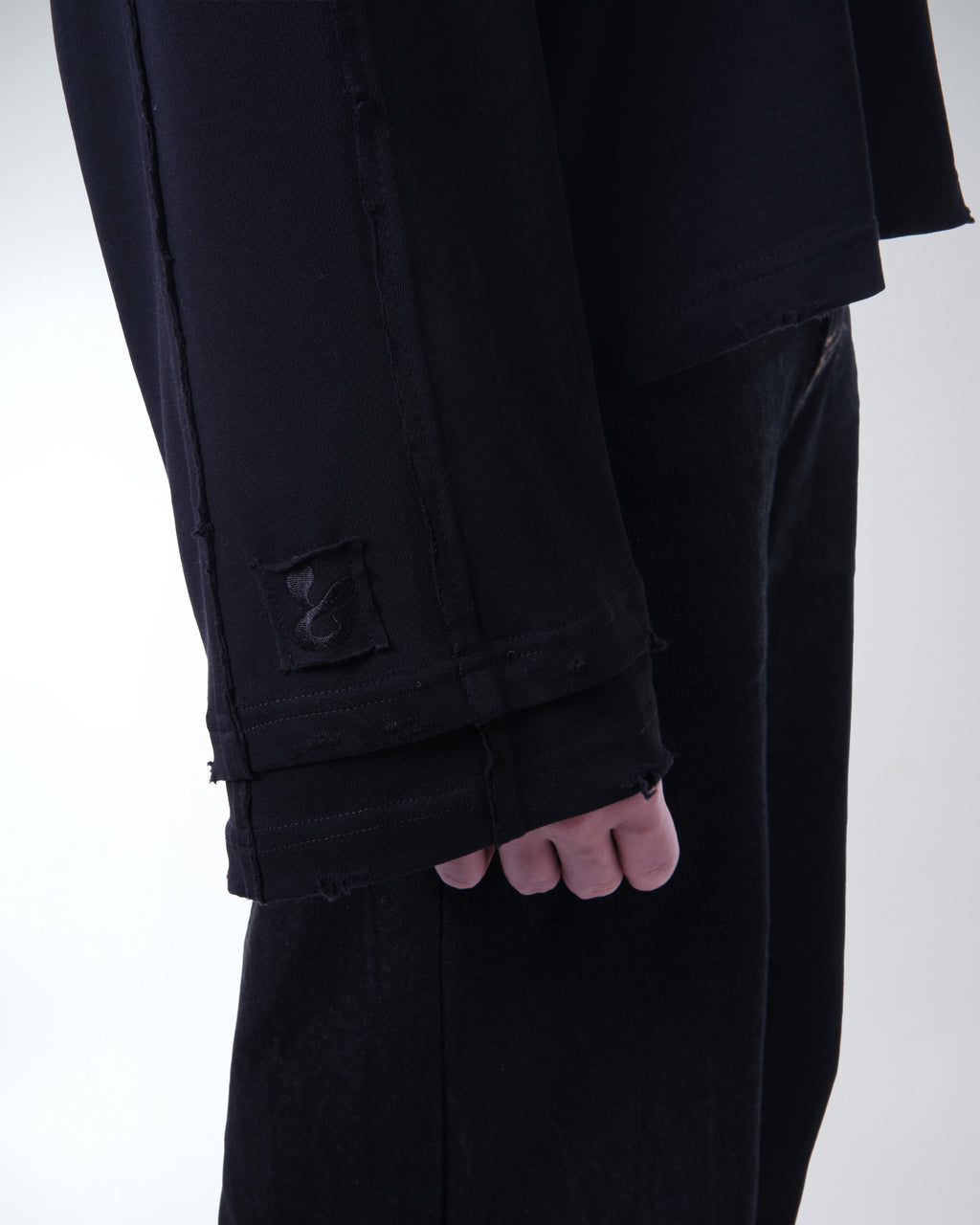 NOCTRA LONGSLEEVE - BLACK